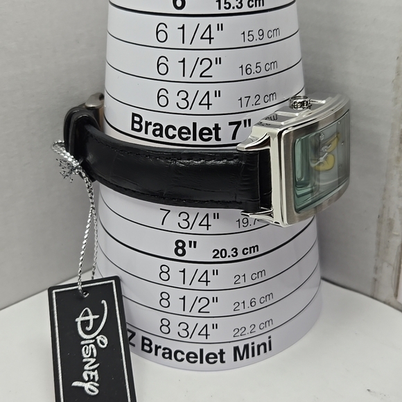 Disney MK50004TM Mickey Mouse Watch Stainless Steel New Battery Works Great main image 10